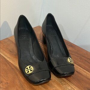 Tory Burch Black Pumps with Gold Accent